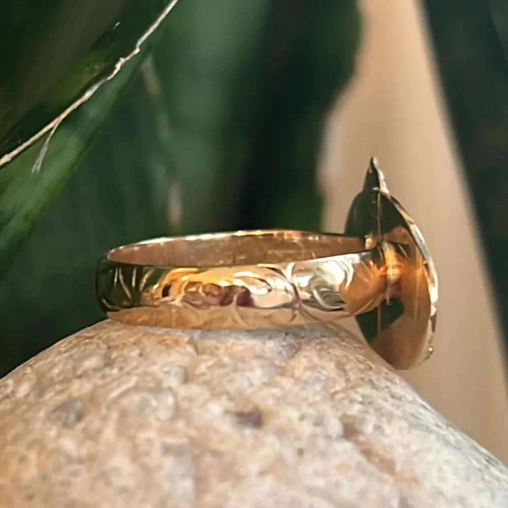 14k gold ring with horse and crosshatch background - Picture 15 of 17